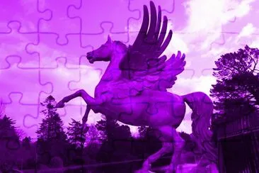 פאזל של Purple Horse Sculpture