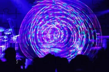 פאזל של Electricfied Hula Hoop Dancer