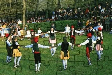 Sardana-Dansa Catalana jigsaw puzzle