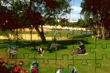 en el club jigsaw puzzle