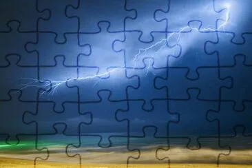 פאזל של lightning over the caspian sea