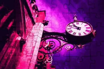 פאזל של Vintage Clock in Shades of Purple