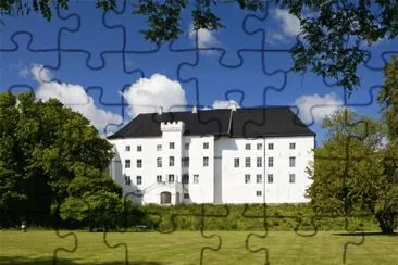 haunted manor house UK
