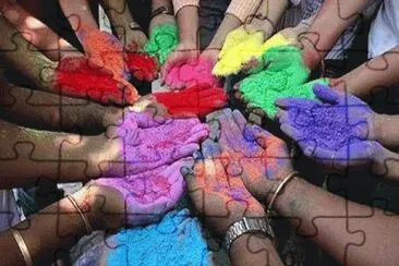 manos multicolor