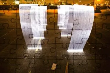פאזל של solid trace light sculpture