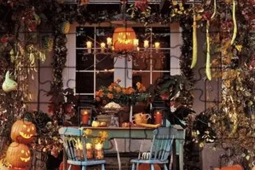 autumn decorating jigsaw puzzle