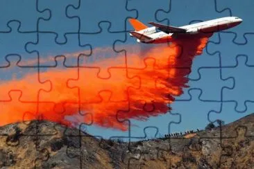 APAGANDO UN INCENDIO FORESTAL EN U.S.A. jigsaw puzzle