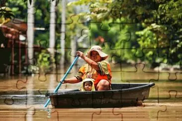 ES UNA CALLE INUNDADA
