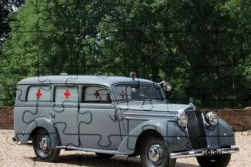 AMBULANCIA MERCEDES BENZ