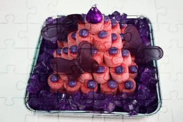 פאזל של Clever Display of Purple Candy Treats