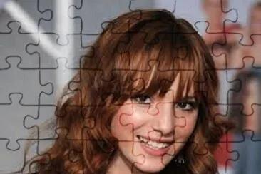 Linda!Bella Thorne