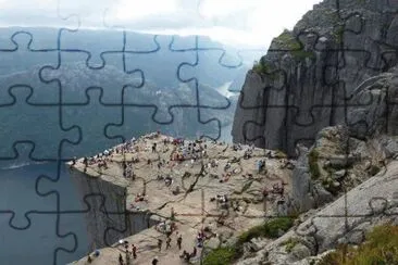 פאזל של Preikestolen 605m above the Lysefjord  in Forsand
