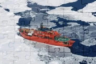 Sticked in the Ice  Antartica january 2014