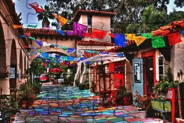 פאזל של Colorful Plaza