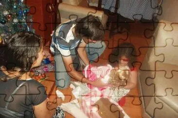 abriendo regalos jigsaw puzzle