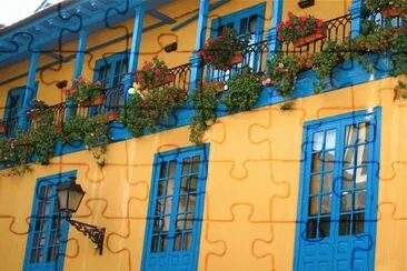 Una corrala en Oviedo jigsaw puzzle