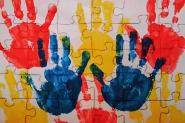 MÃ£os coloridas jigsaw puzzle