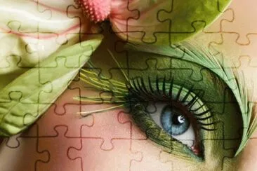 Green colored Eye jigsaw puzzle