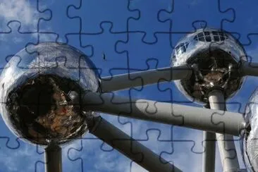 MONUMENTO ATOMIUM EN BRUSELAS. jigsaw puzzle
