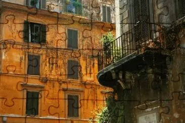 un edificio un poco viejo