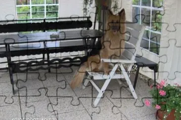 Na stolu jigsaw puzzle
