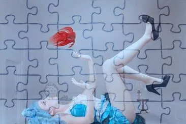 Alice, drowning