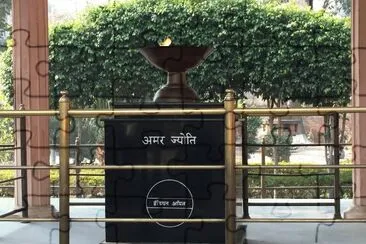 Pira em homenagem aos mortos no massacre - Amritsar - India jigsaw puzzle