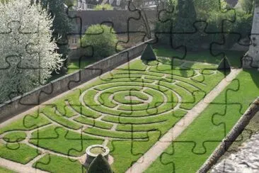 Catherdral garden Chartres jigsaw puzzle