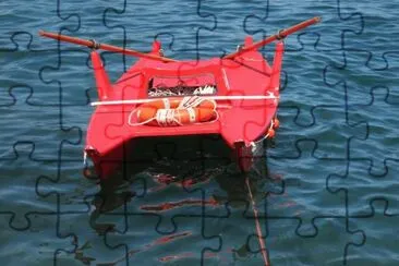Un bote salvadidas en el lido