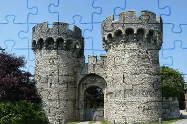 Cooling Castle Gatehouse