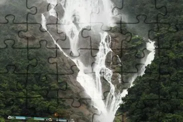 Catarata de Dudhsagar. India jigsaw puzzle