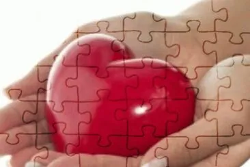 ×œ×‘ jigsaw puzzle