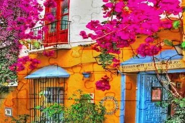 Bonita fachada en Malaga jigsaw puzzle