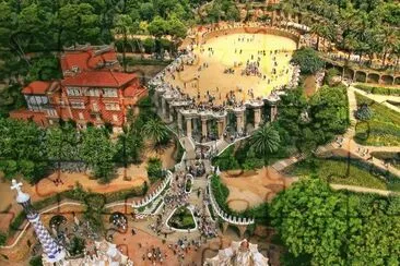 Vista aÃ©rea del Parque GÃ¼ell de Antoni GaudÃ­ jigsaw puzzle