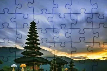 Templo Budista en Bali-Indonesia jigsaw puzzle