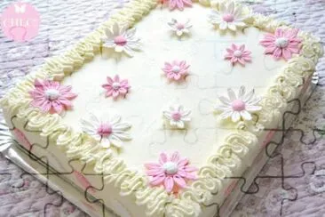 pastel blanco con rosa