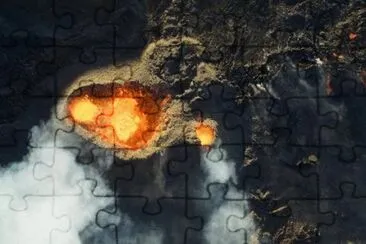 VolcÃ¡n PitÃ³n de la Fournaise, por DroneCopters jigsaw puzzle