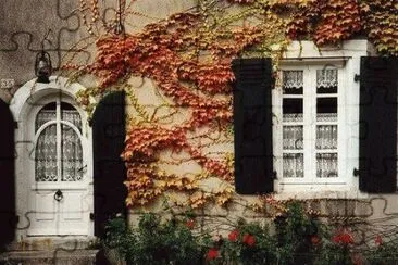 Bonita fachada en OtoÃ±o jigsaw puzzle