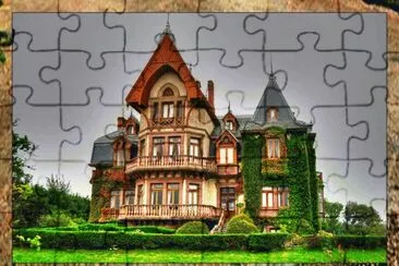 COMILLAS-CANTABRIA, MANSIÃ“N DEL DUQUE DE ALMUDÃ“VAR