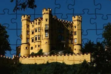 CASTILLO