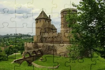 CASTILLO