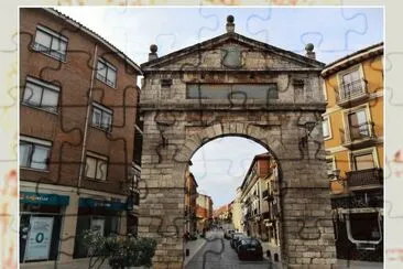 TORO (ZAMORA) â€“ PUERTA DE CORREDERA