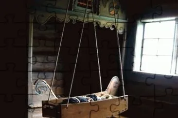 Oslo Museum - Baby Bed/swing