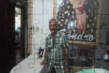 JIMMY HERNANDEZ VISITANDO A ZANDRO jigsaw puzzle