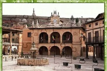 AYLLON (SEGOVIA) â€“ PLAZA MAYOR Y AYUNTAMIENTO jigsaw puzzle