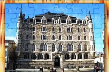 LEON â€“ CASA BOTINES, DISEÃ‘ADO/CONSTRUIDO POR GAUDÃ jigsaw puzzle