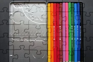 LÃ¡pices de colores- Caja de Chapa.jpg jigsaw puzzle