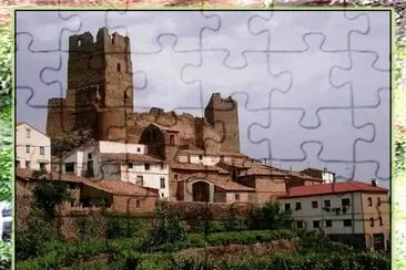 פאזל של VOZMEDIANO (SORIA) - SU CASTILLO Y LA IGLESIA