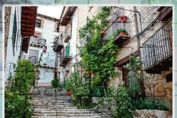 VALDERROBRES (TERUEL) â€“ COMARCA DE MATARRANYA jigsaw puzzle