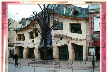 VERDADERAMENTE CURIOSO ESTE EDIFICIO jigsaw puzzle